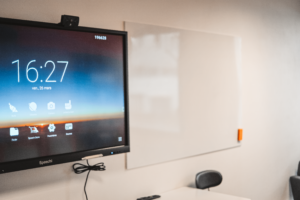 salle de formation écran interactif tableau blanc